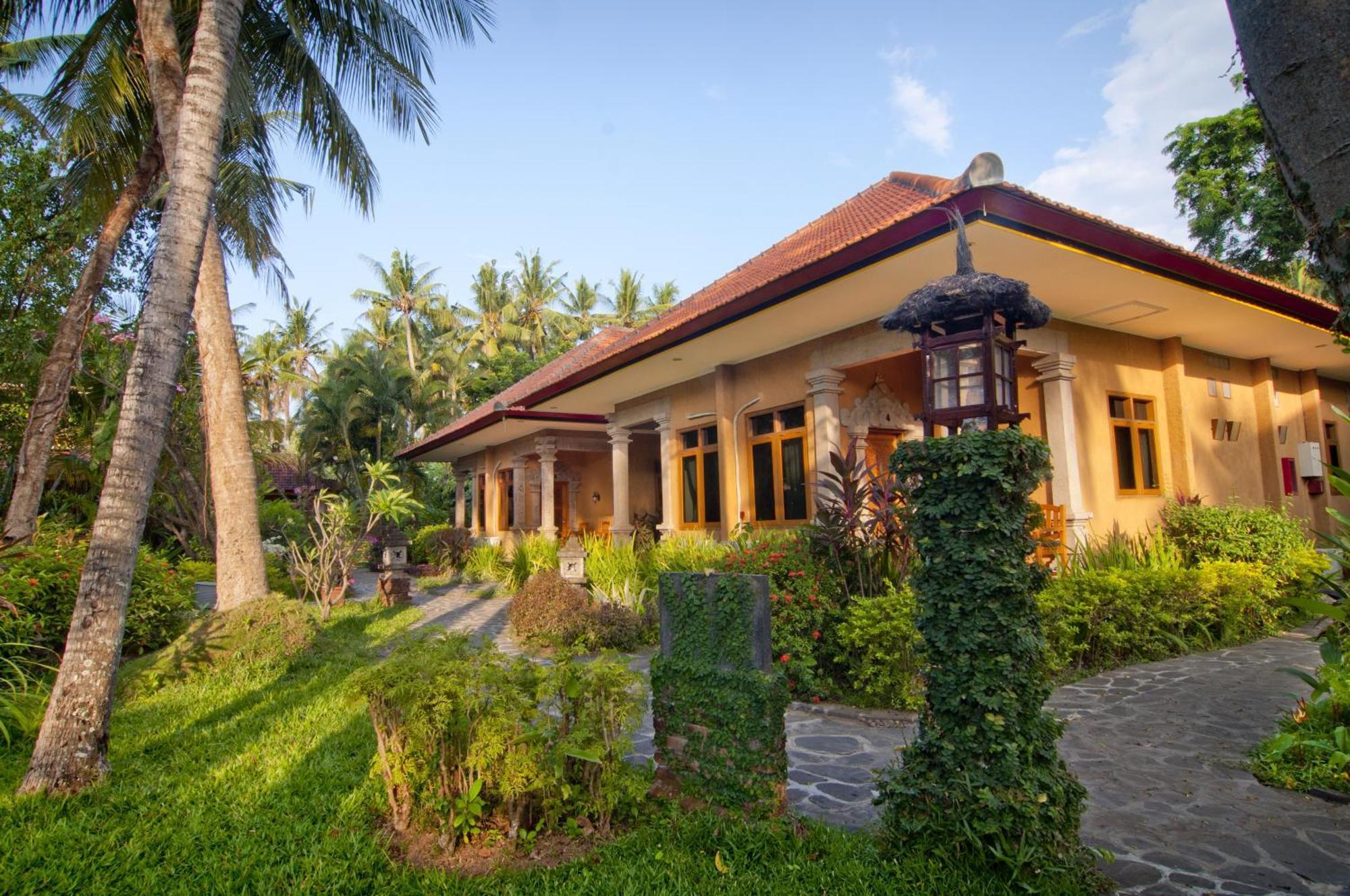 Banyualit Spa 'N Resort Lovina Экстерьер фото