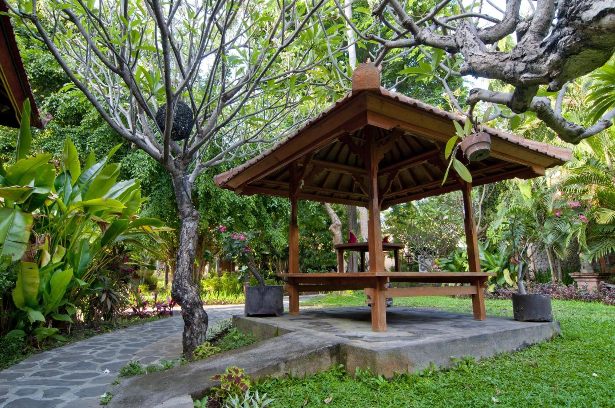Banyualit Spa 'N Resort Lovina Экстерьер фото