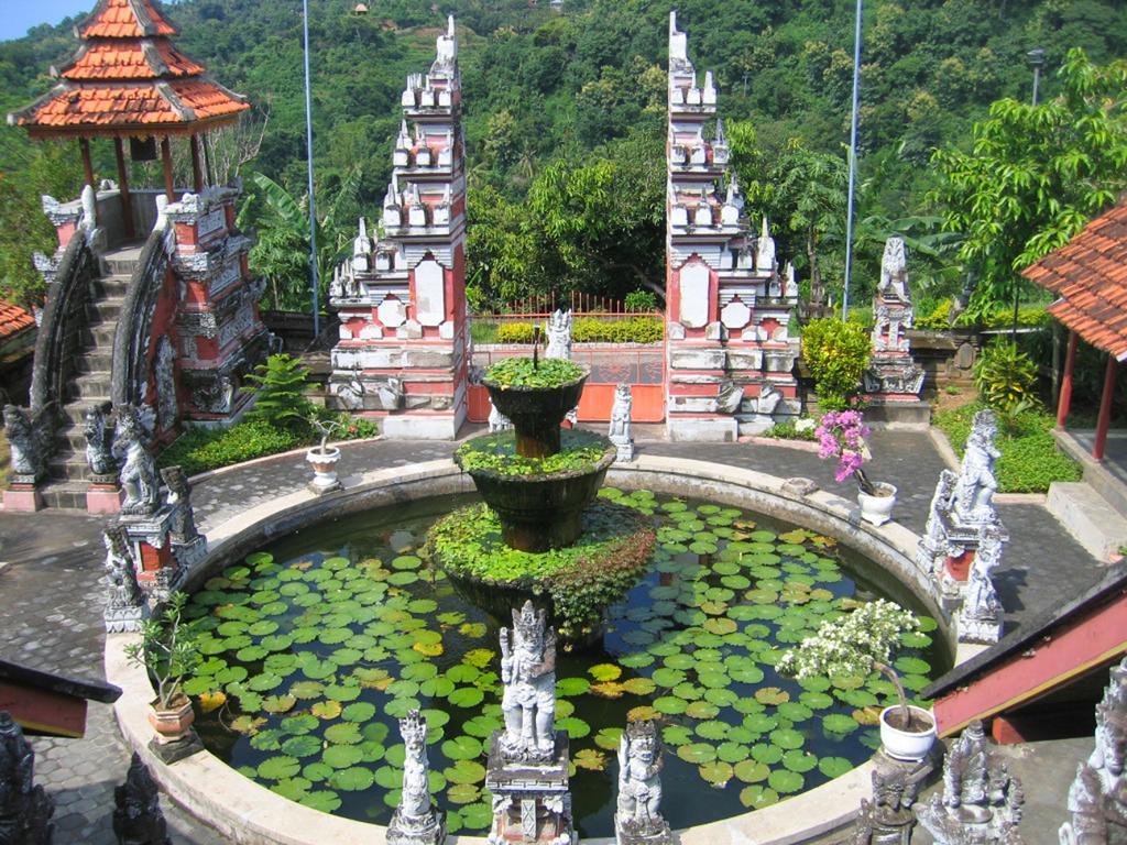 Banyualit Spa 'N Resort Lovina Экстерьер фото